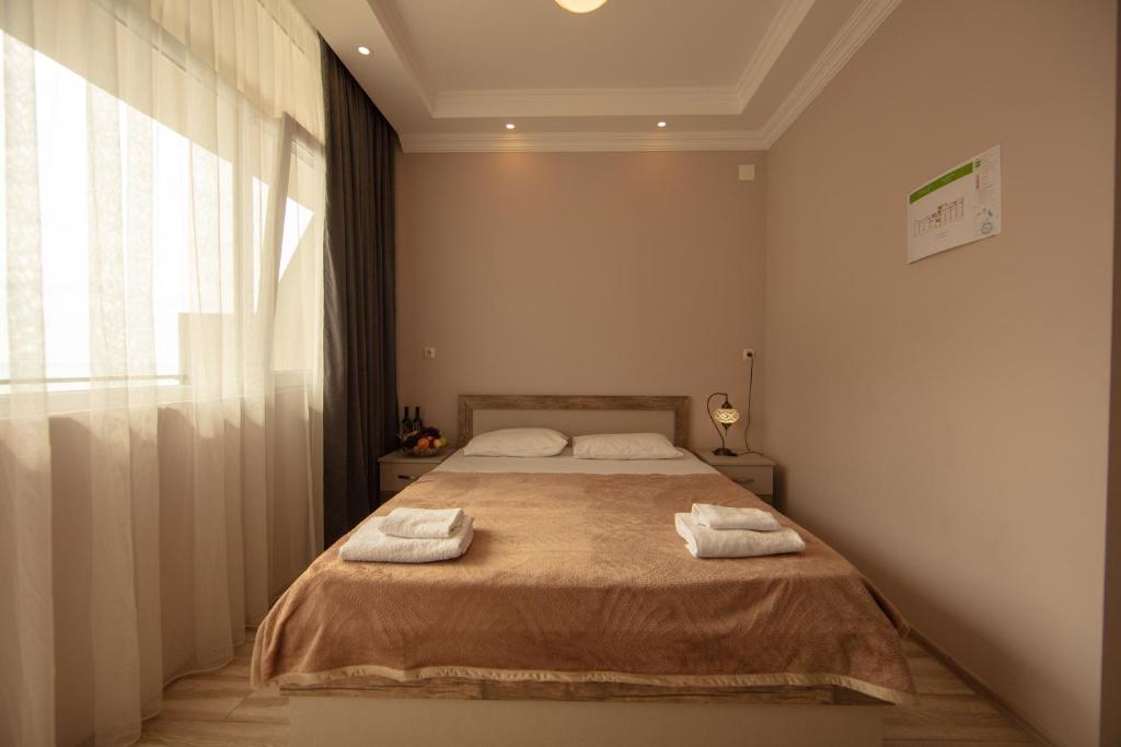 Tamari room 6